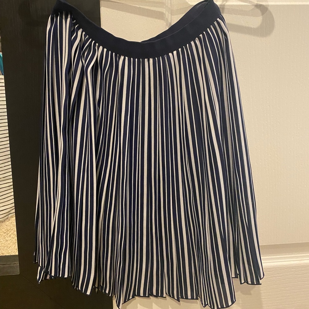 Uniqlo navy and white XS 24/25 striped skirt. Like new